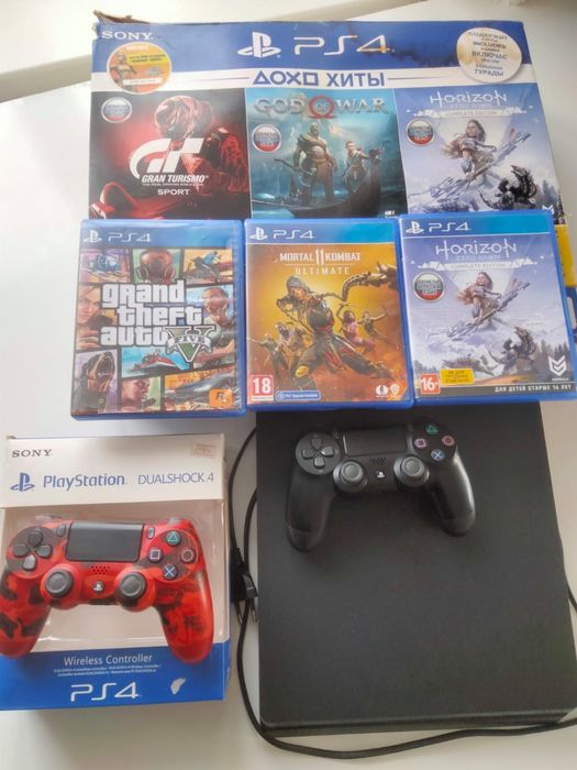 Playstation 4 (PS4) + 5 дисков