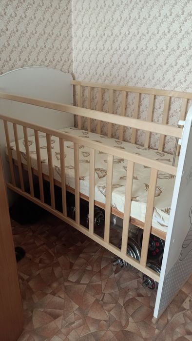 Детская кроватка