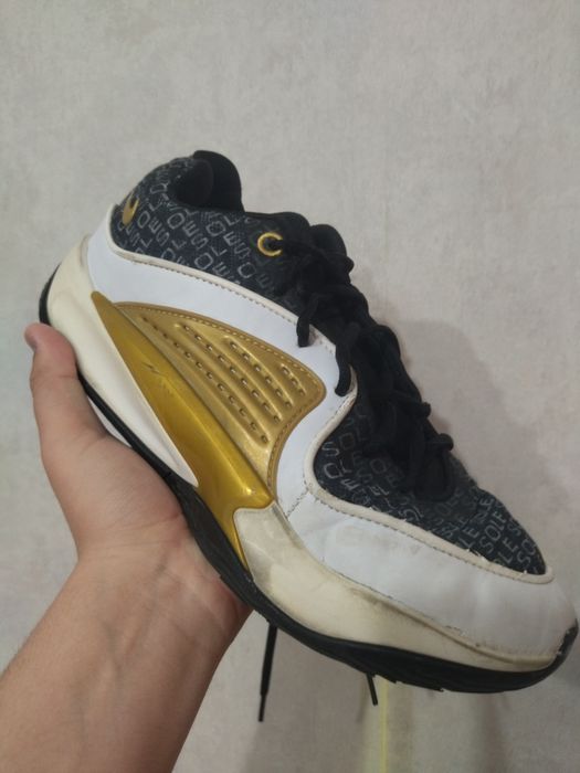 продам Баскетбольные кроссовки