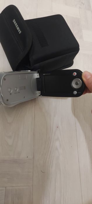 Видеокамера ручная