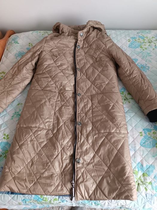 Продам куртки жилетки