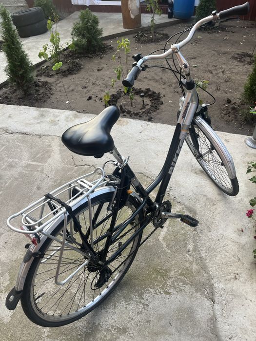 Vand biciclete de dama si barbati