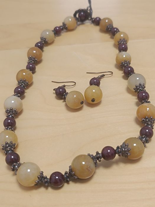 Set bijuterii handmade cu pietre naturale – colier și cercei