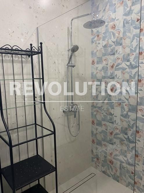 Дава се под наем Двустаен апартамент в Варна, Център - 66 кв.м за 677.79 € - Снимка #5