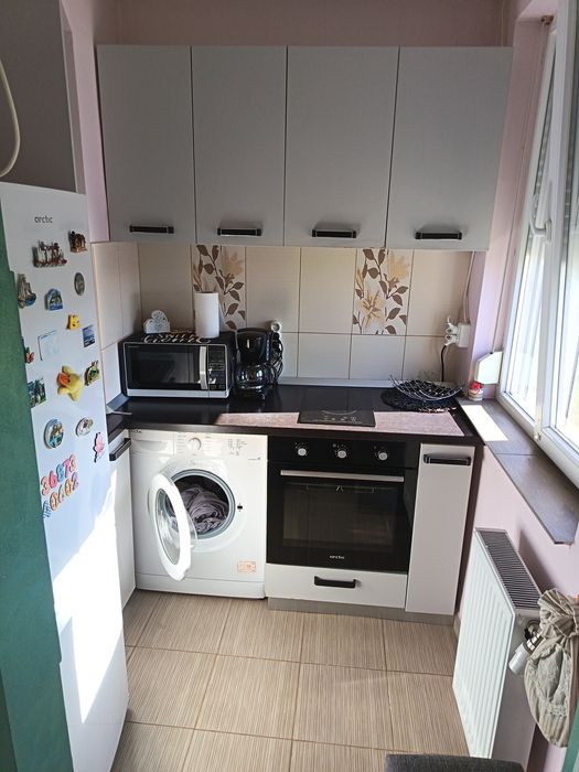 Dau în chirie apartament