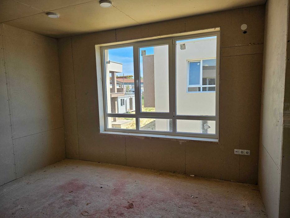 Къща с четири спални - ново стройтелство