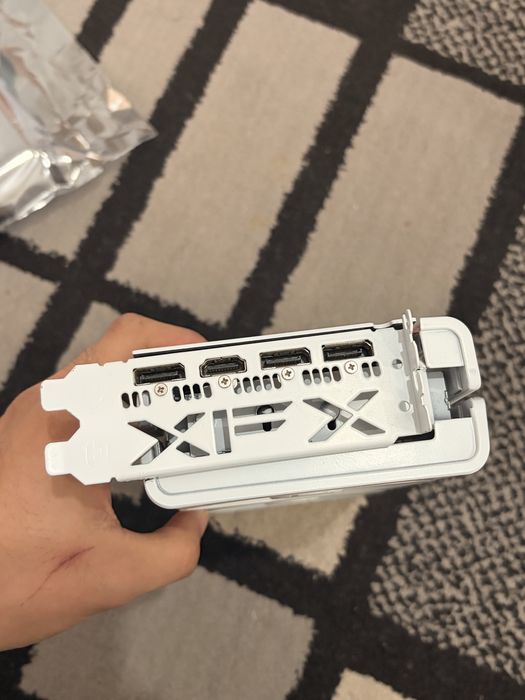 Amd rx5600xt белая XFX