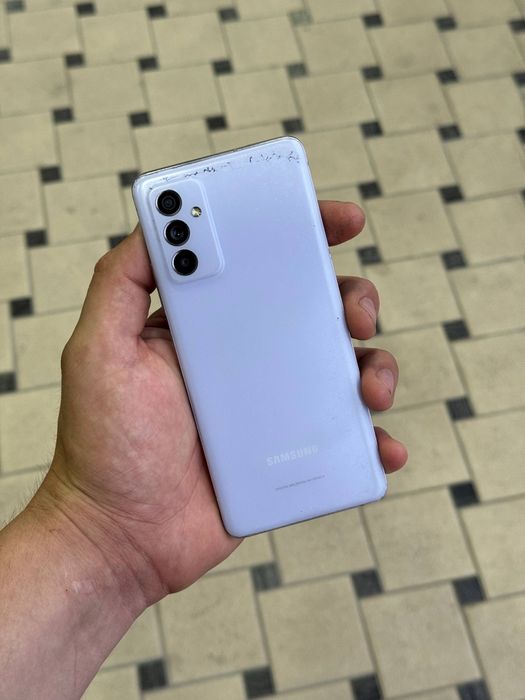 Samsung quantum a82 5G