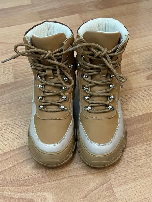 Продаю демисезонную обувь