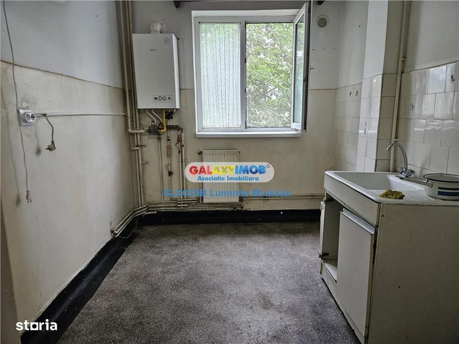 Vanzare apartament 2 camere semidecomandat Aleea Trandafirilor