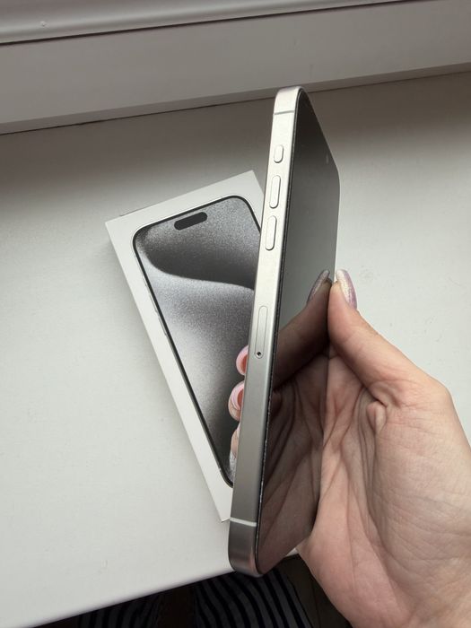 IPhone 15 pro max белый