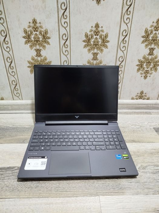 Hp victus Gaming i5-12450H(12-avlod) 8/512gb GTX 1650 4gb 8/512gb