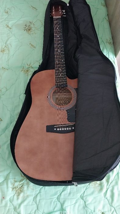 продаётся гитара в хорошем качестве