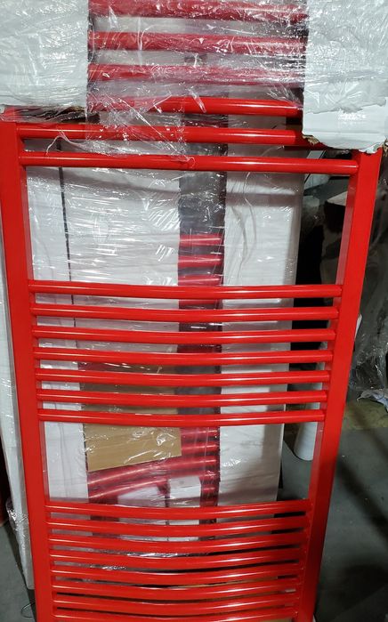 Radiator baie rosuPortprosop rosu RAL 2030 curbat 1200x600