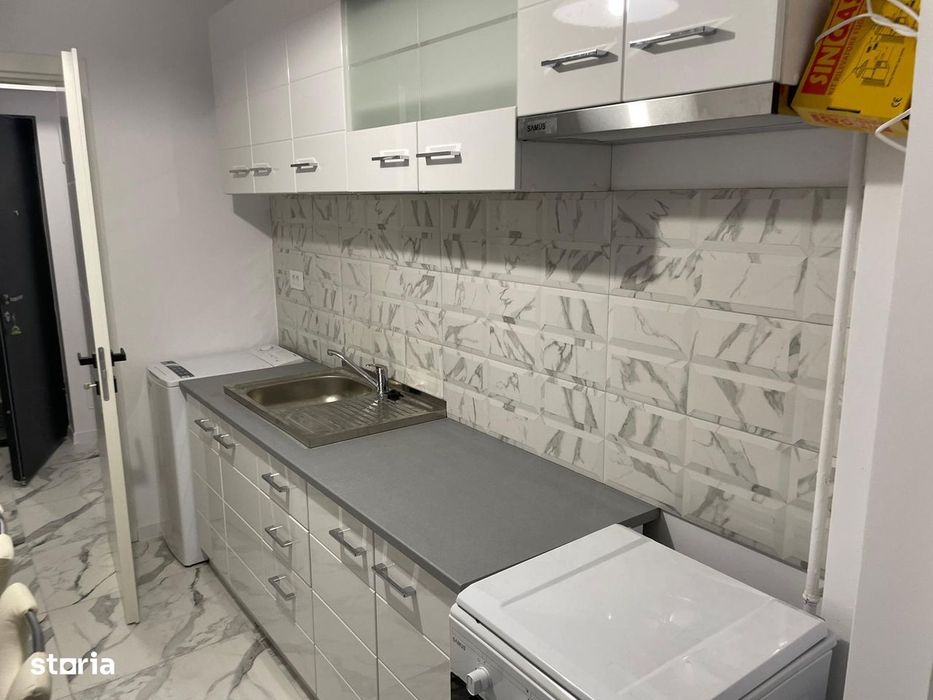 Inchiriez apartament 2 camere decomandat