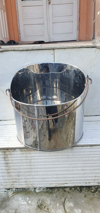 Vand crinte pentru brânză din inox 
Avem toate mărimile dorite 
Găleți