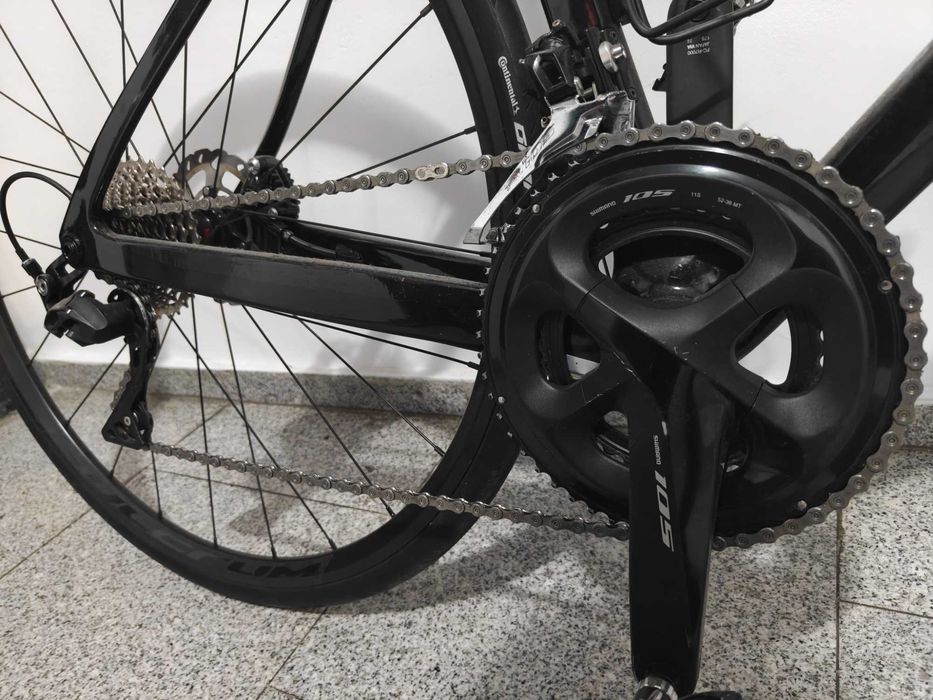 Cursiera Van Rysel EDR CF Shimano 105 cadru carbon marime L negru bicicleta sosea