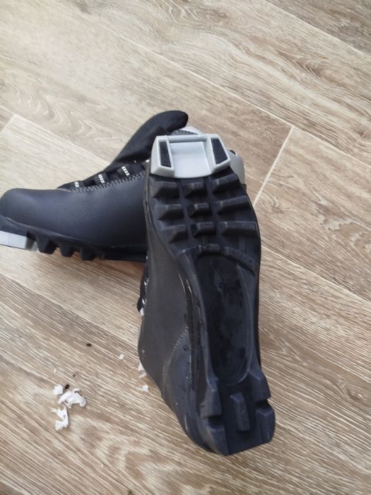 Лыжные детские ботинки 36 р.