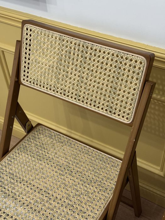 Складной стул с ротангом