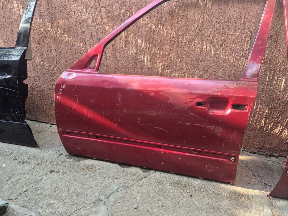 Двери передние Mercedes W124