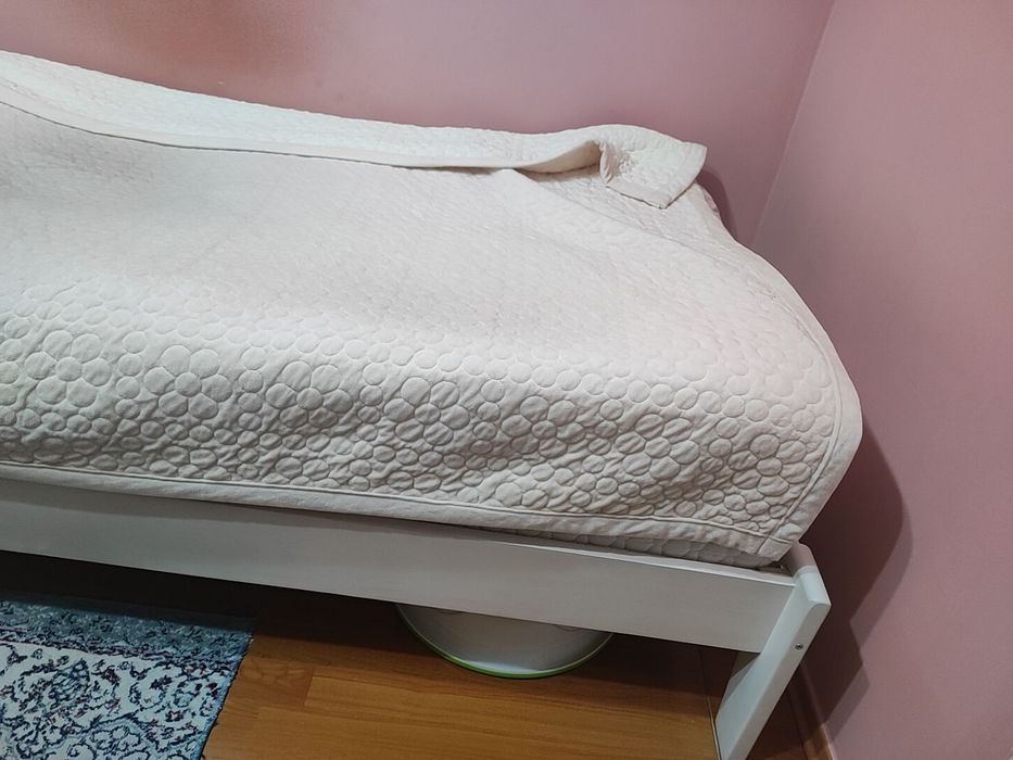 Продаю кровать с матрасом