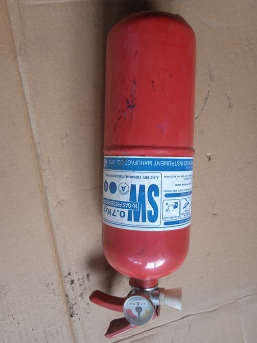 Огнетушитель новый.