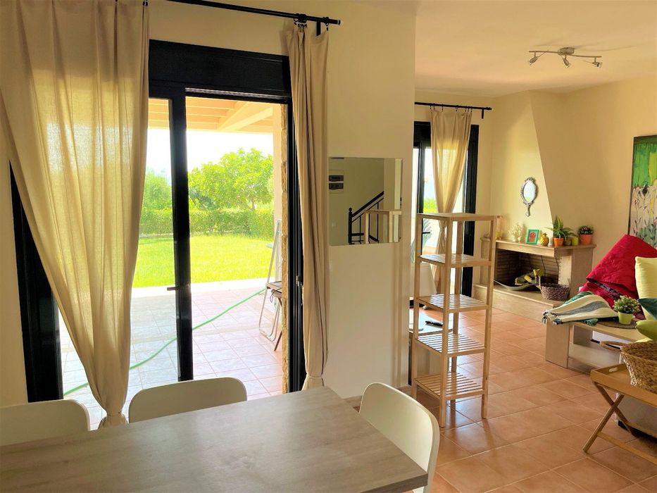 Вила до морето с три спални за продажба в Неа Скиони, Халкидики