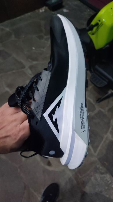 Кроссовки для бега