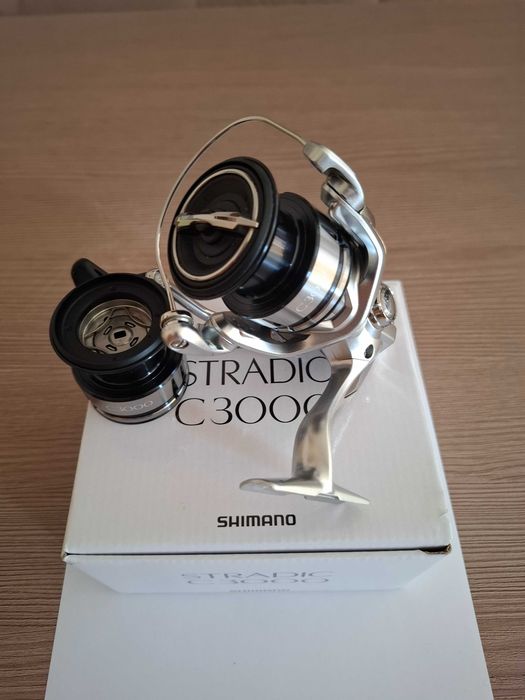 Mulinetă Spinning SHIMANO STRADIC C3000 FL