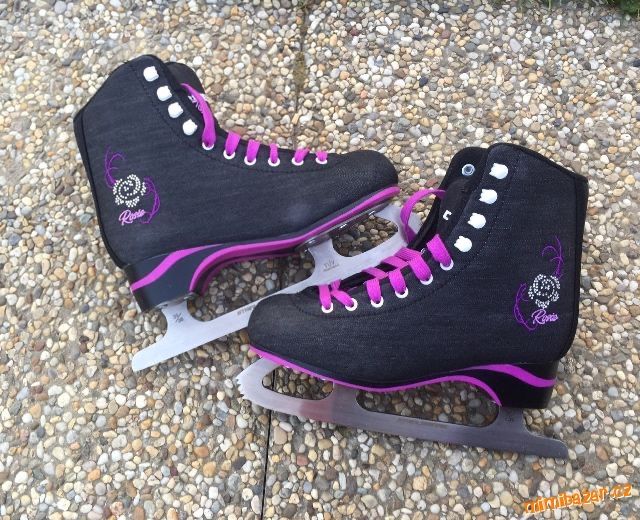 Patine 38-39  ideale si pt gamba mai groasa