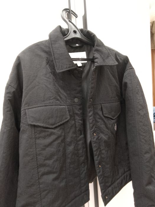 Продам бомбер на весну Calvin Klein