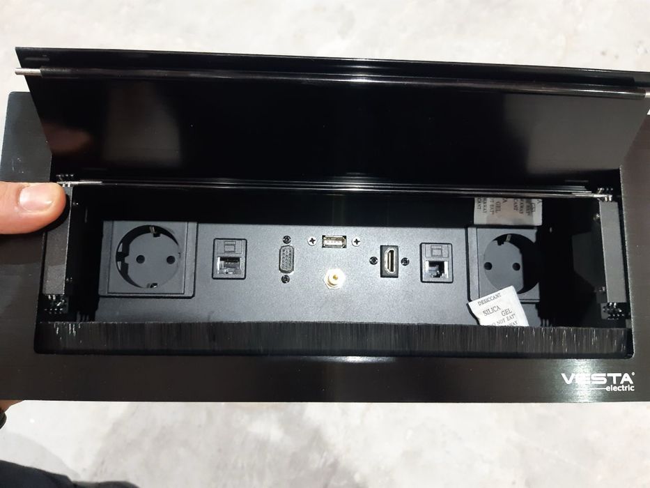 Розетка настольная Розетка наполная Лючок Socket Встриваемый роз