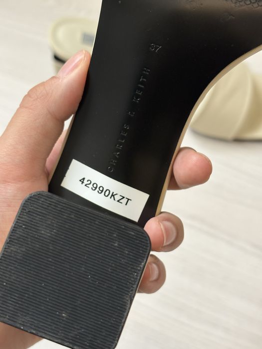 Туфли Мюли на каблуке Charles & Keith