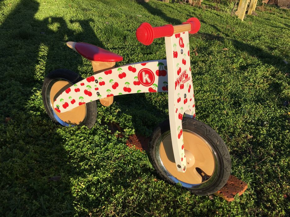 Kiddimoto баланс колело+ръкавици и наколенки и каска подарък