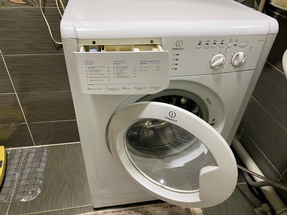 Стиральная машина indesit