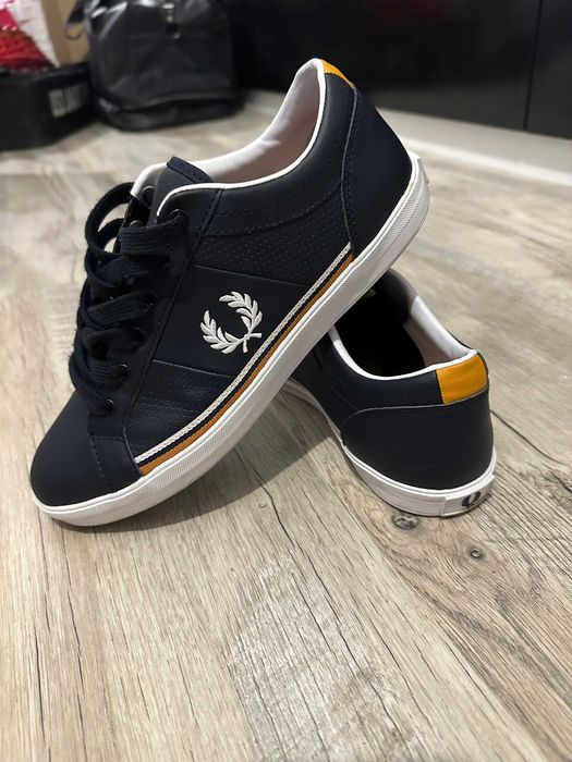 Adidasi casual barbati FRED PERRY marimea 39