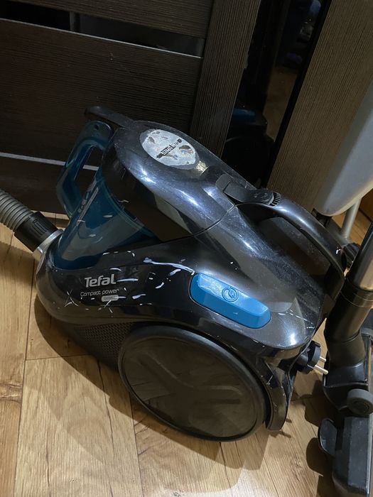 Пылесос Tefal, рабочий