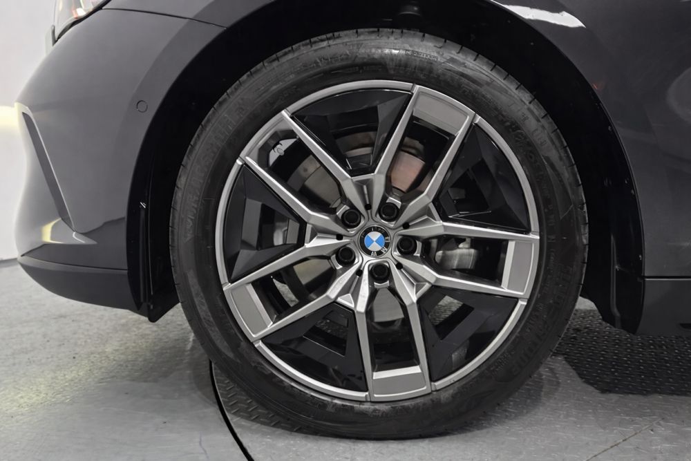 BMW 520i (G60) 5 series 2025 год