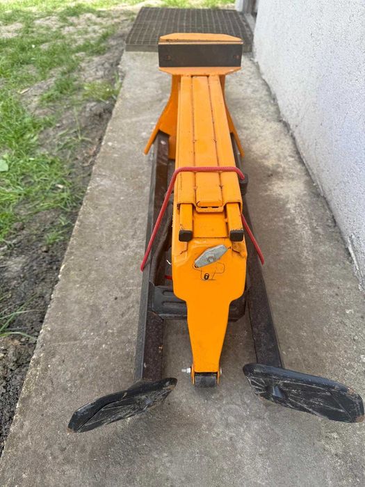 Menghina Triton SJA200 Superjaws
