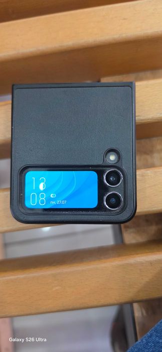 Телефон Samsung Z-Flip 4