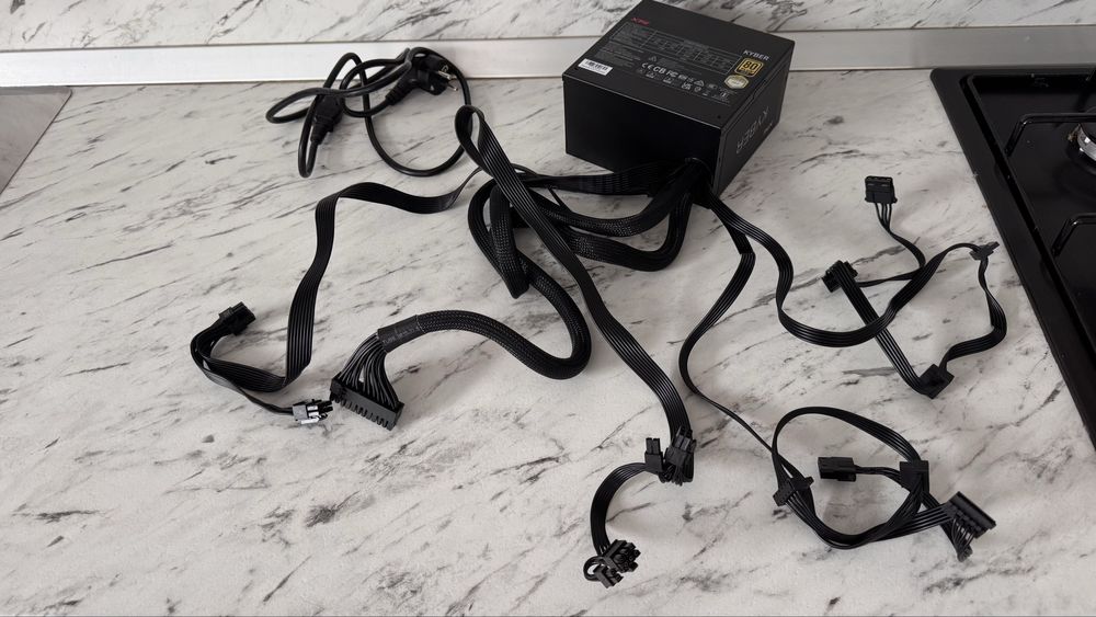 Sursa XPG Kyber, 80+ Gold, 750W [aproape noua]