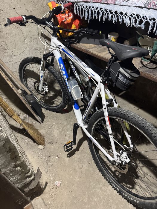 Vand bicicleta  1000 lei negociabil