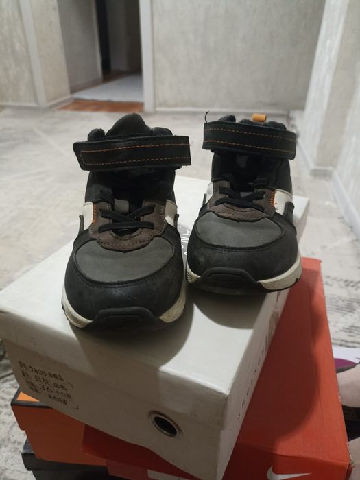 Обувь мальчика осень