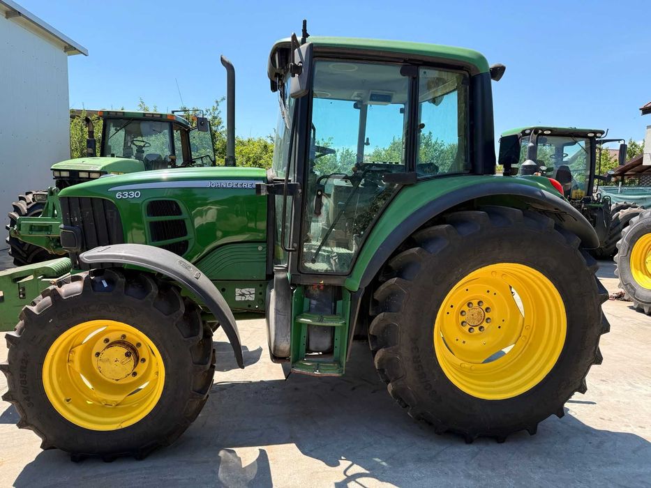 Tractor John Deere 6330