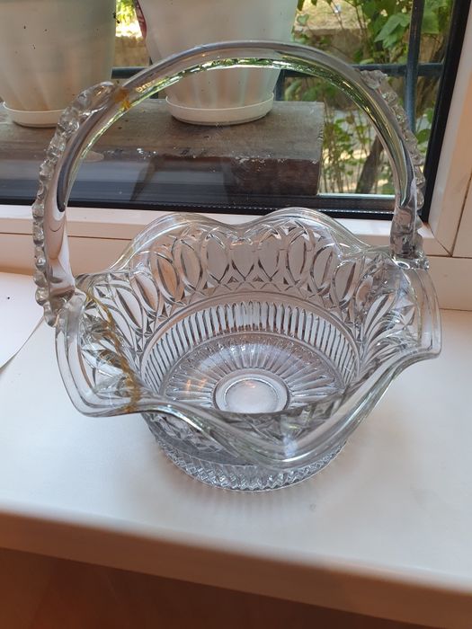 Продам корзину из стекла