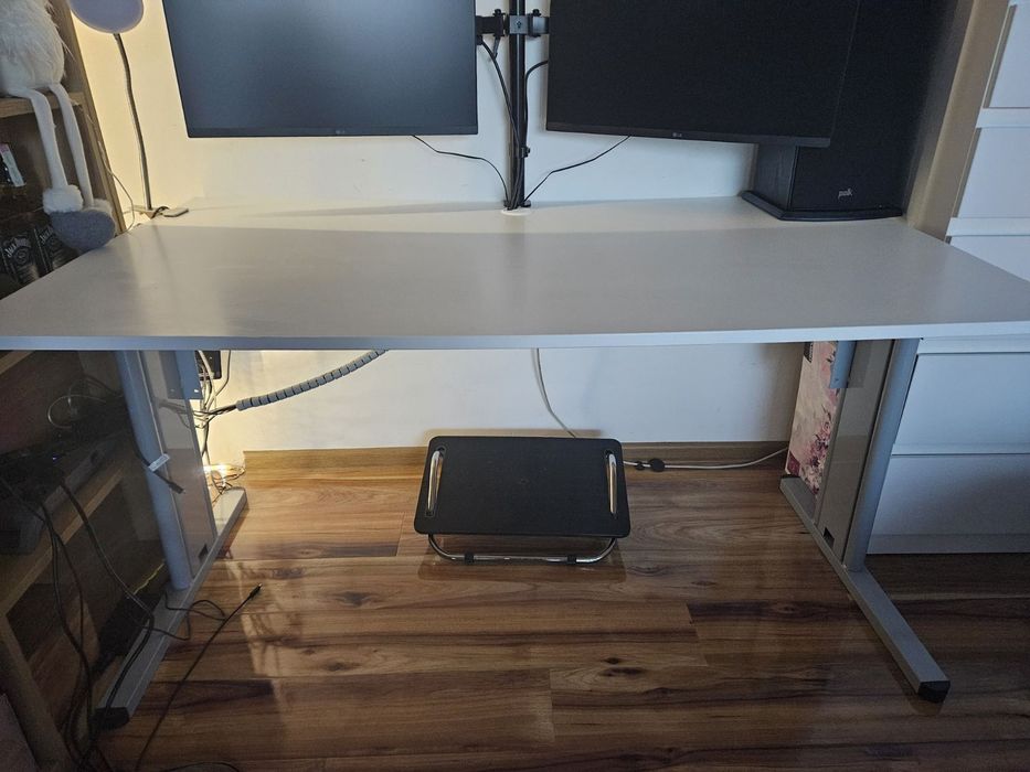 Голямо бяло бюро 2 броя