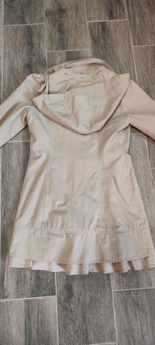 Оригинално дамско яке на Guess