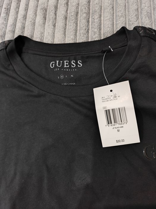 Тениски на Guess