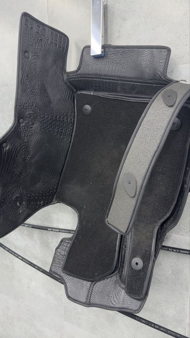 Продам полики на камри 80 70 75