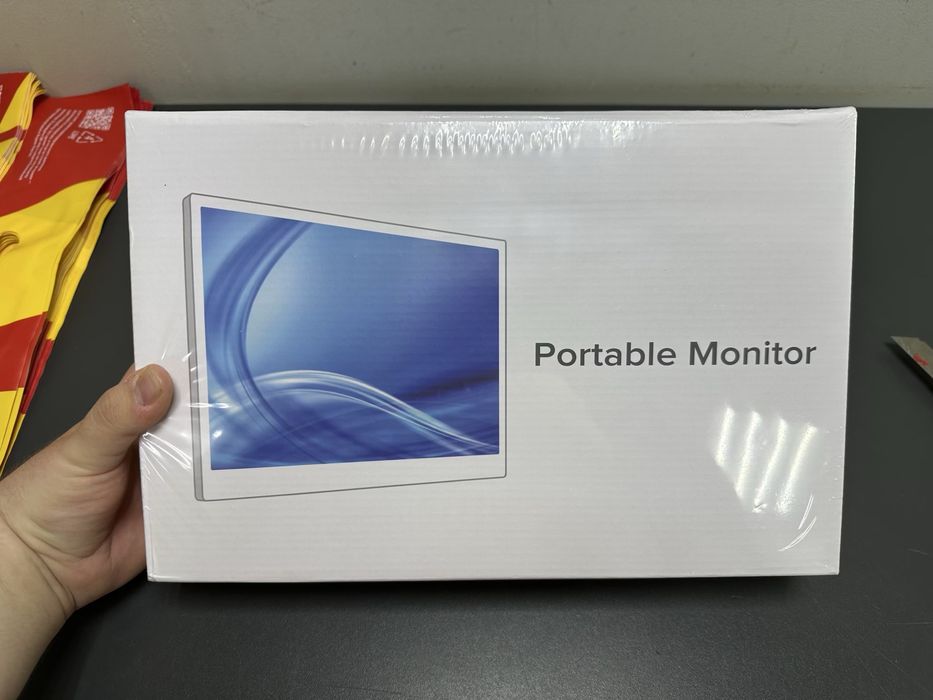 Преносим дисплей 13.3"